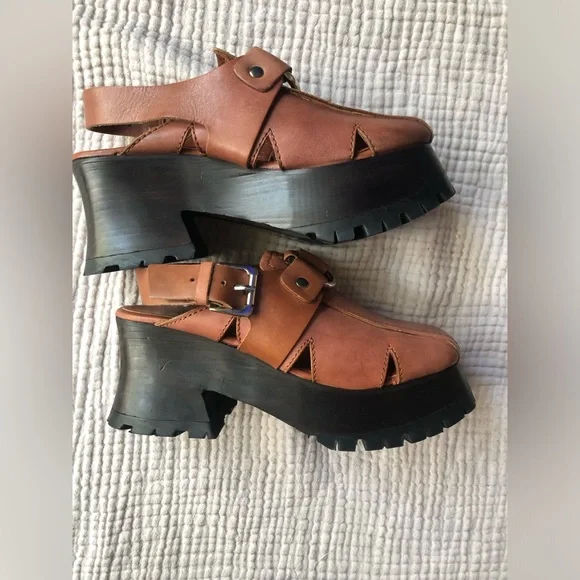 Free people, Astoria Clogs size 6 - Picture 2 of 7